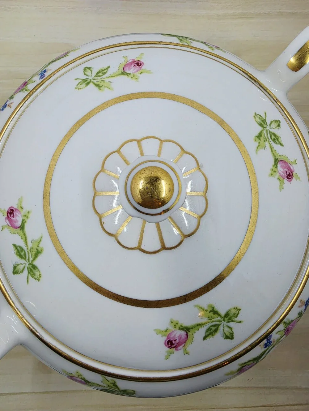 Lamberton Betty Lou Pattern Lidded Round Vegetable Dish Pink Flowers Gold Trim
